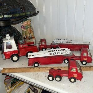 Lot vintage metal Buddy l & Tonka small fire trucks ladder